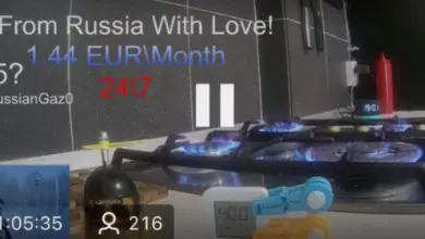 Imagen del vídeo que emitía un streamer ruso despilfarrando gas